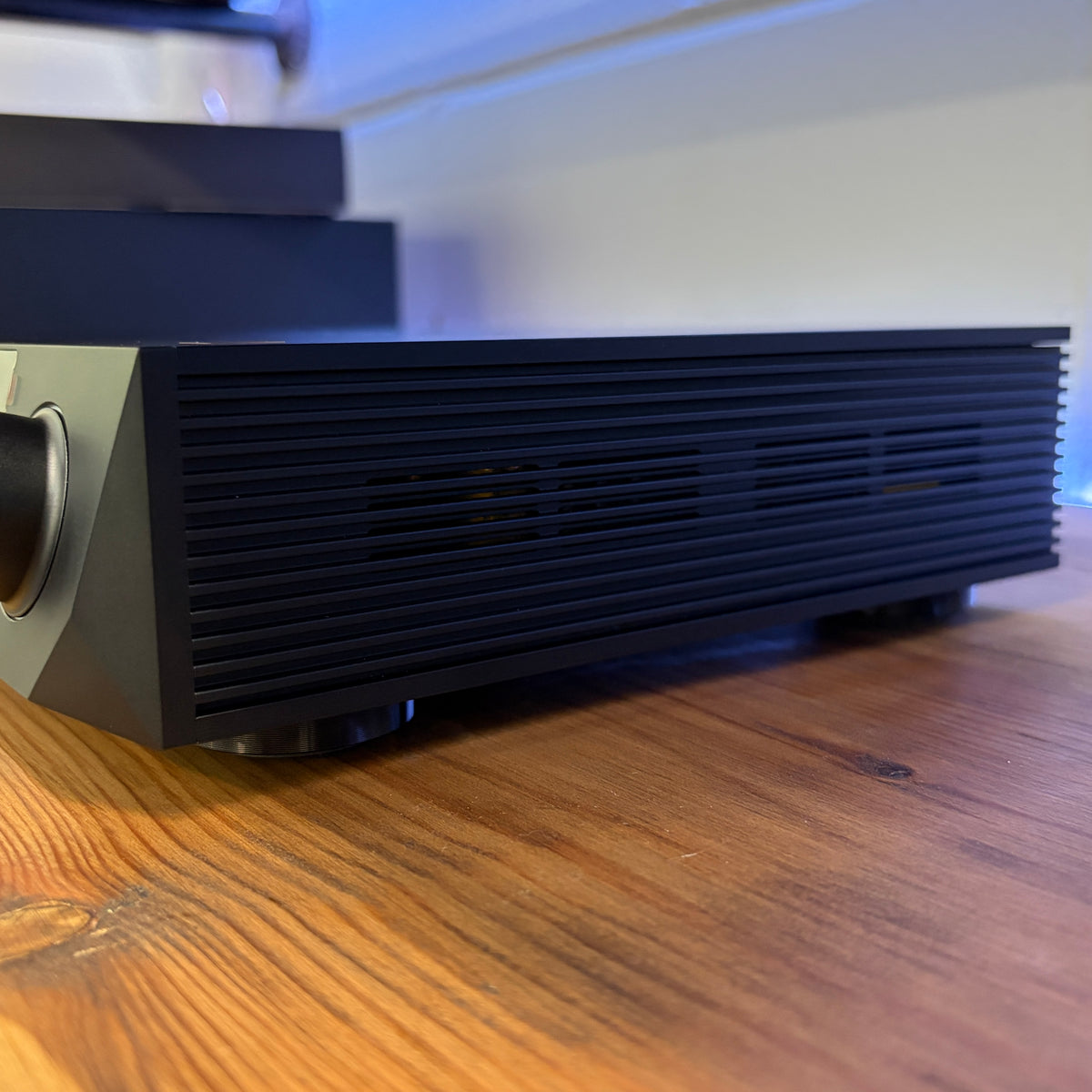Luxsin X8 Headphone Amplifier DAC & Pre Amplifier - Ex-Demo (5/5 Condition)