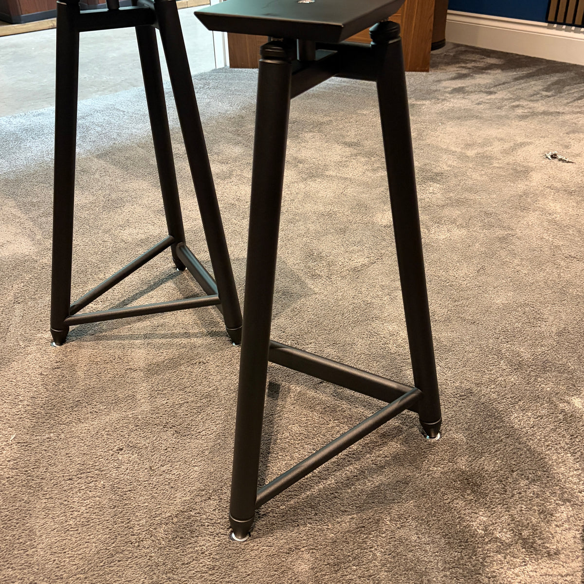 Solidsteel SS-6 Speaker Stand - Pair - Black