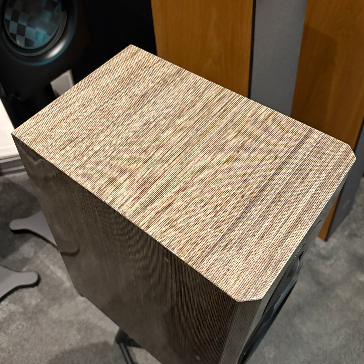 Dynaudio Special 40 - Anniversary Bookshelf Speakers - High Gloss Grey Birch