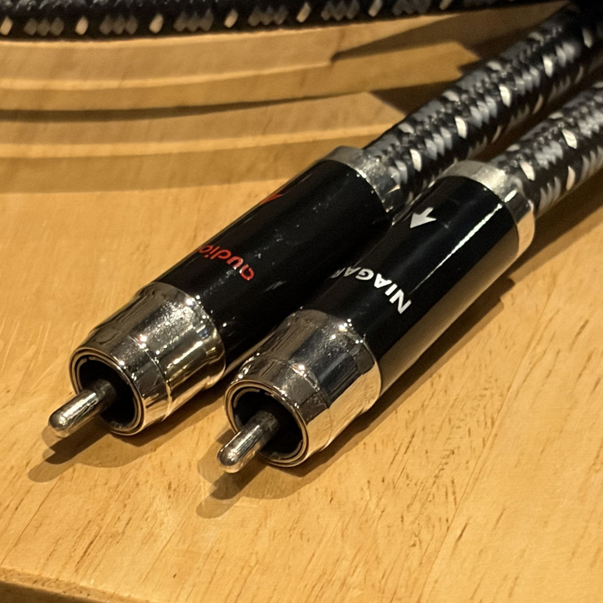 AudioQuest Niagara Analogue Interconnect 72v DBS 1m  RCA