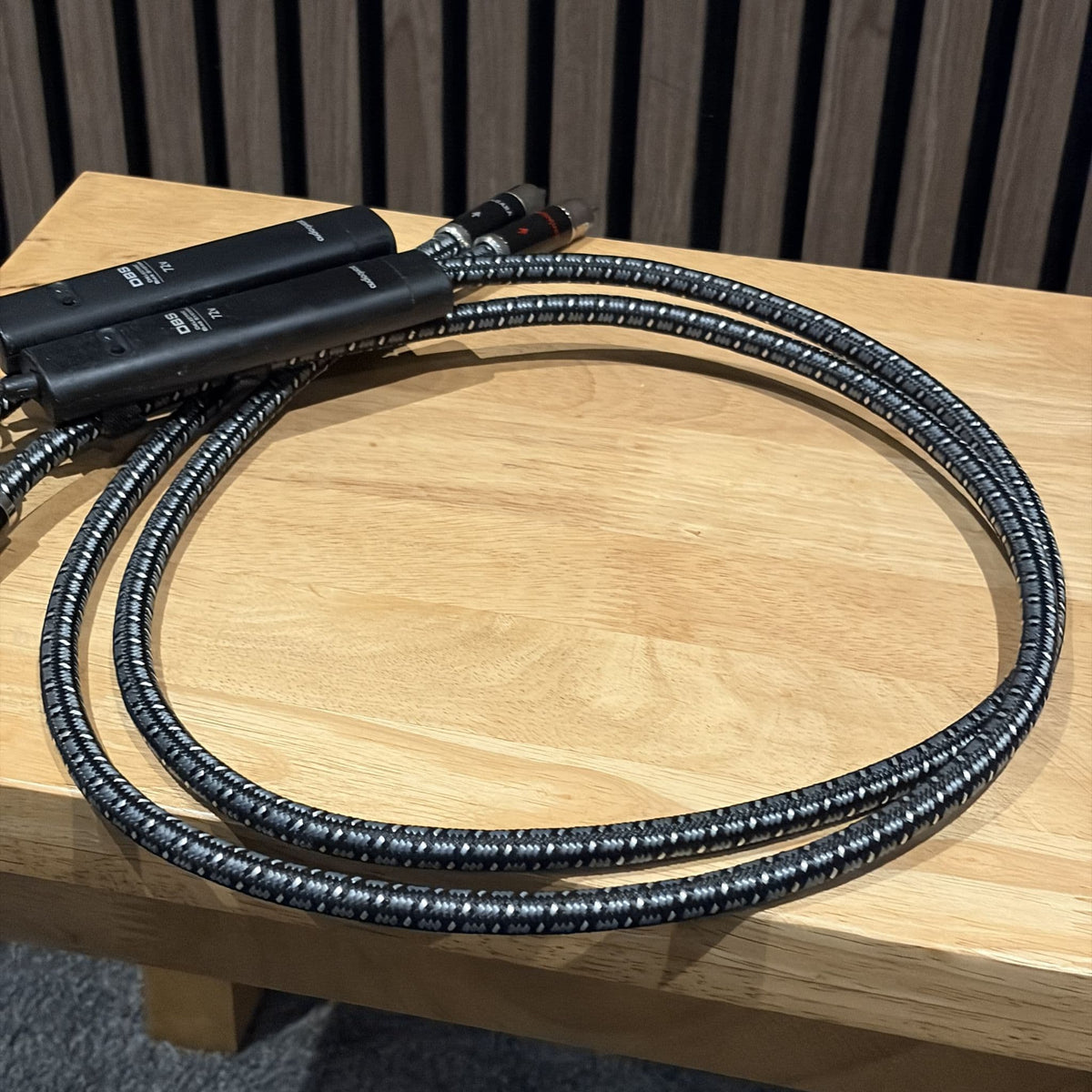AudioQuest Niagara Analogue Interconnect 72v DBS 1m  RCA
