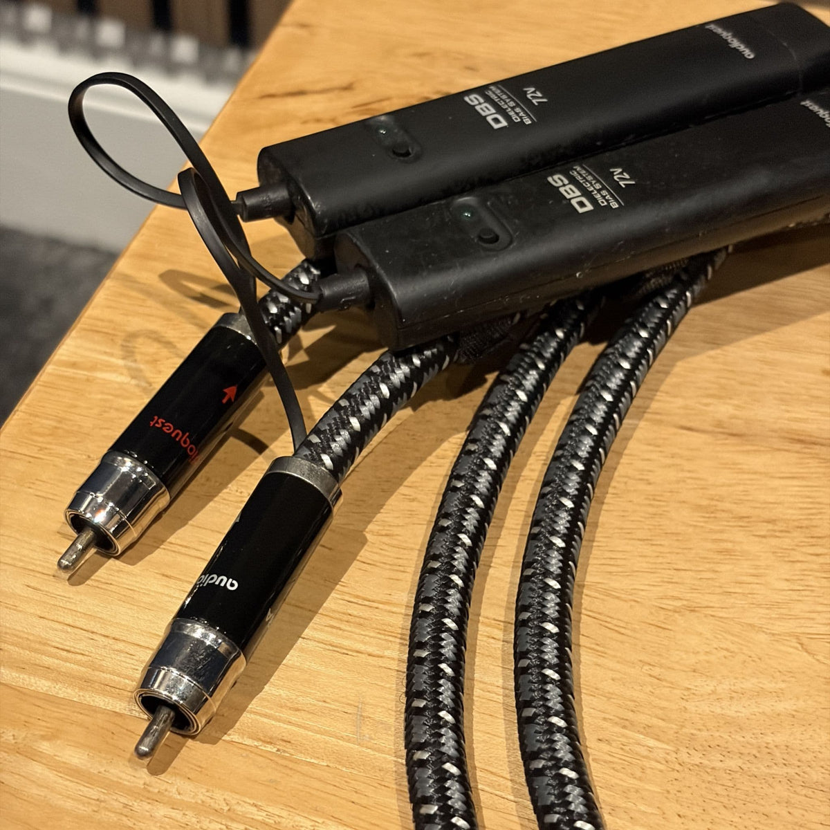 AudioQuest Niagara Analogue Interconnect 72v DBS 1m  RCA