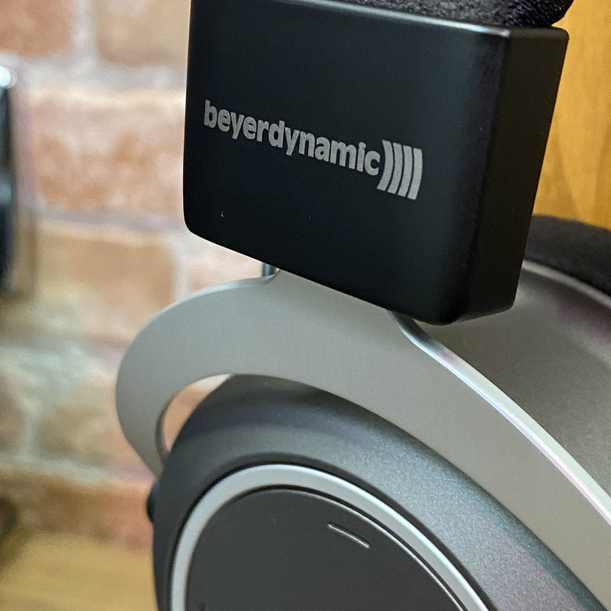 Beyerdynamic Amiron Wireless High-end Tesla Bluetooth Headphones