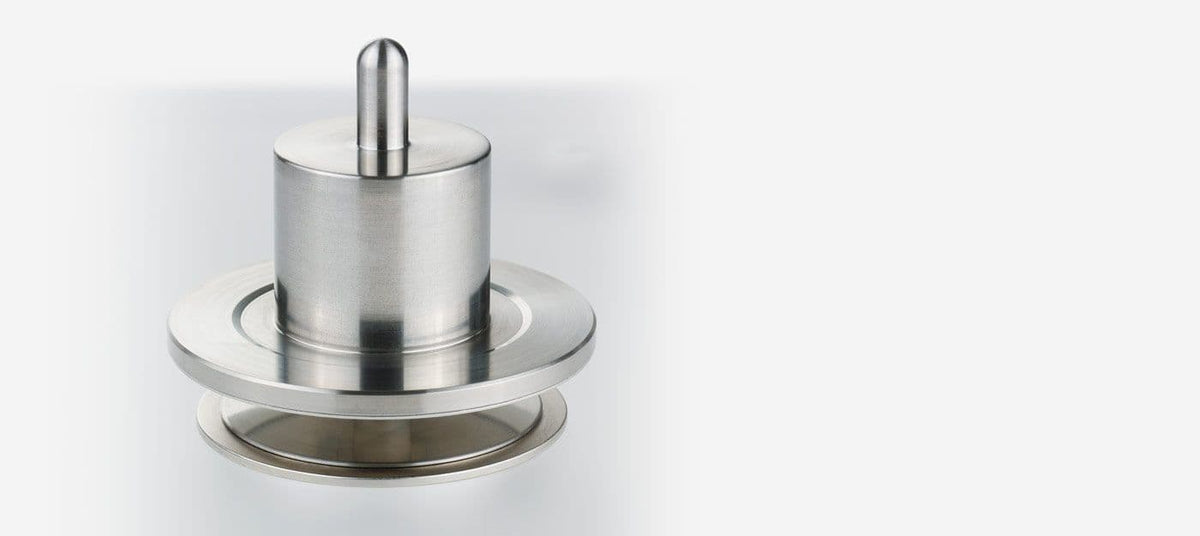 Clearaudio Emotion SE (Second Edition) Turntable + Satisfy Kardan Tonearm + Artist V2 MM + Isolation
