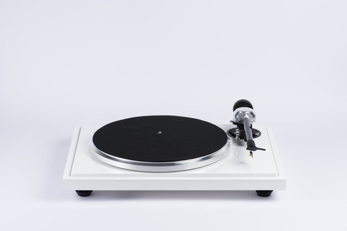 E.A.T B-Sharp Turntable