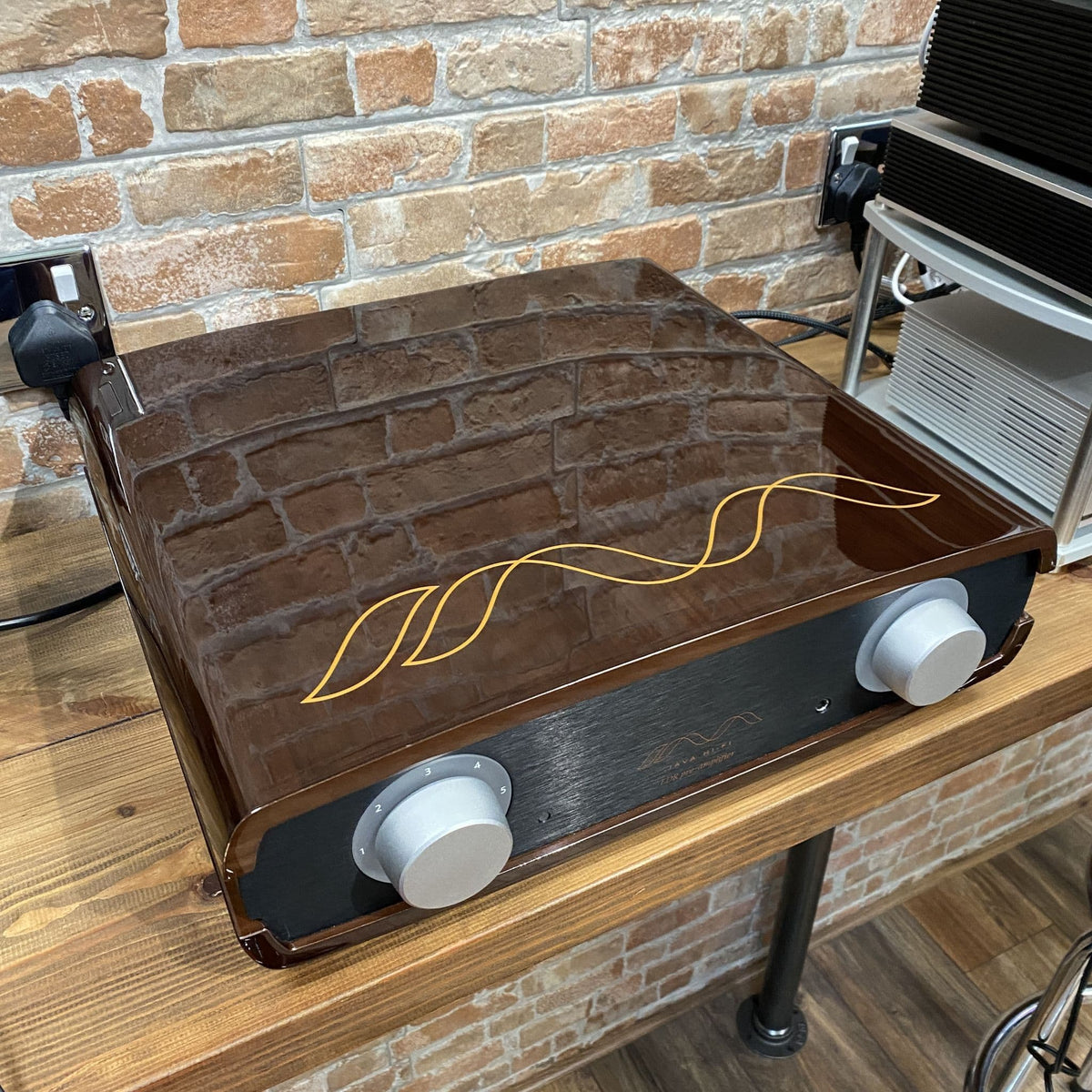 Java Hi-Fi 'Single Shot' LDR Preamplifier  - Gloss Walnut/Matt Black