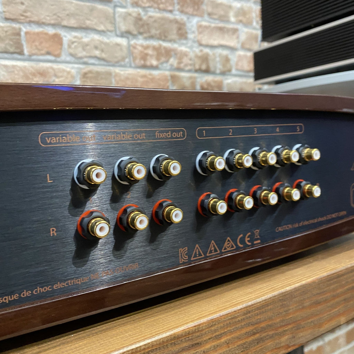 Java Hi-Fi 'Single Shot' LDR Preamplifier  - Gloss Walnut/Matt Black
