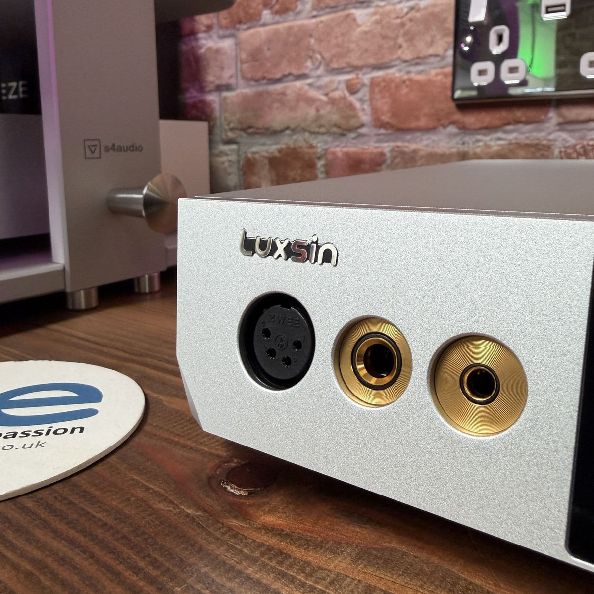 Luxsin X9 Headphone Amplifier DAC & Pre Amplifier - Ex Demo