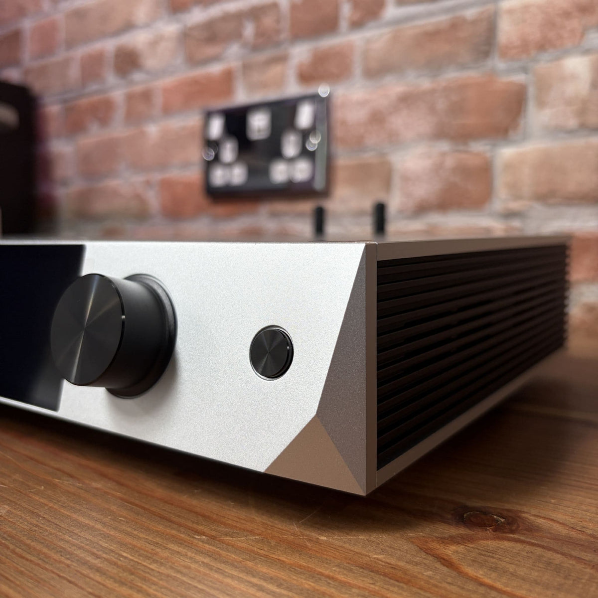 Luxsin X9 Headphone Amplifier DAC & Pre Amplifier - Ex Demo