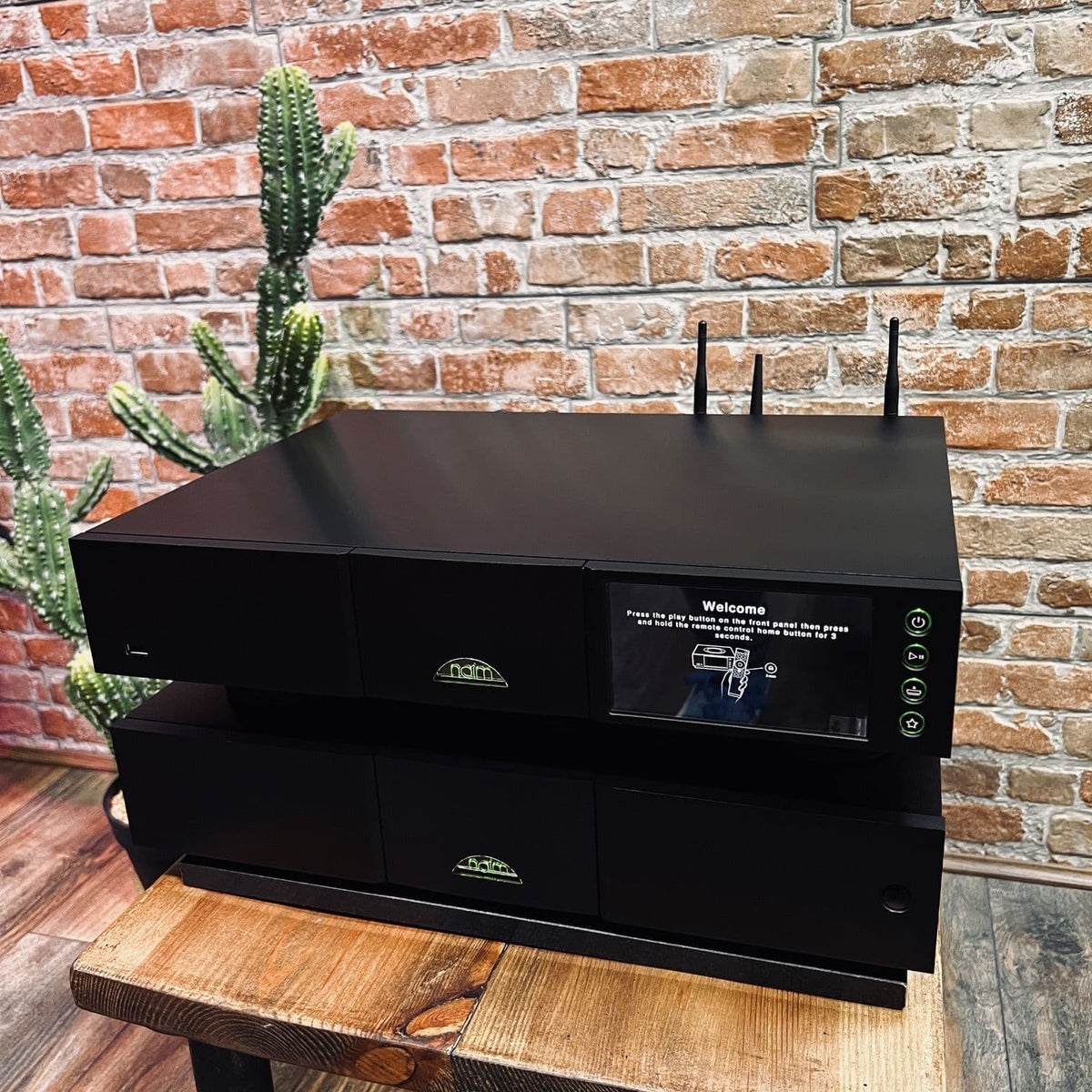 Naim ND555 Network Audio Player & Naim NAPS 555  DR