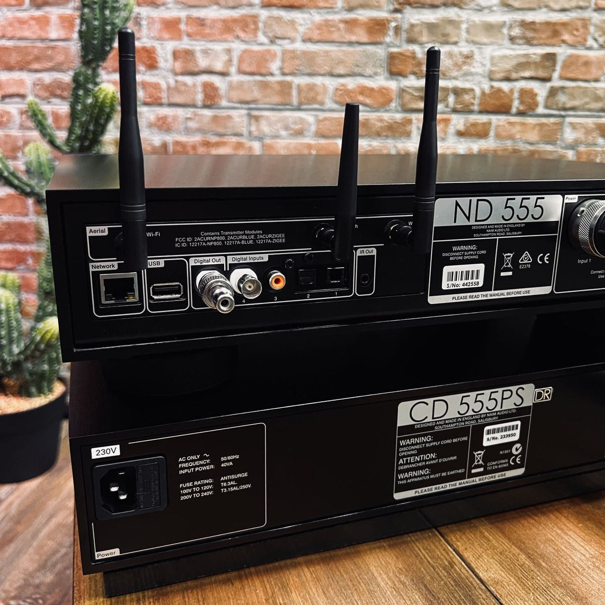 Naim ND555 Network Audio Player & Naim NAPS 555  DR