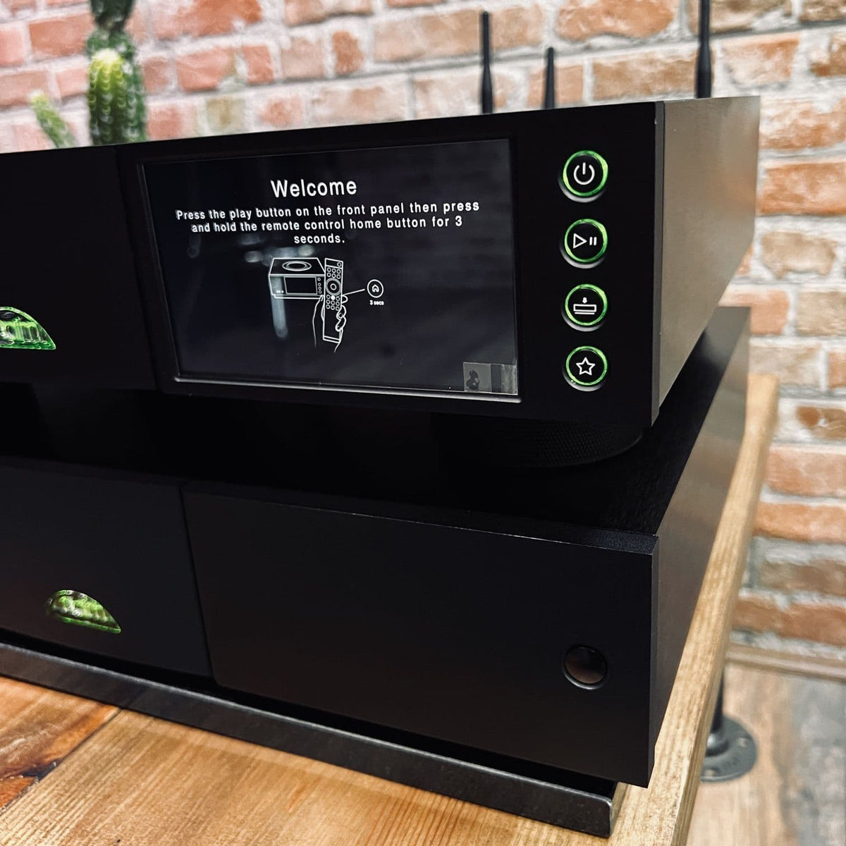Naim ND555 Network Audio Player & Naim NAPS 555  DR