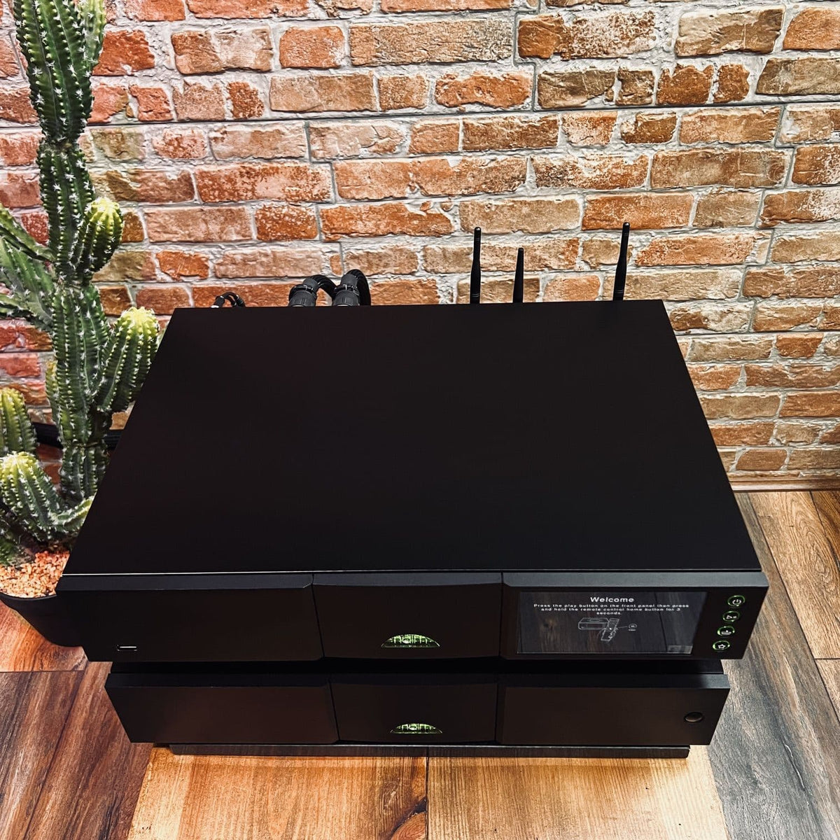Naim ND555 Network Audio Player & Naim NAPS 555  DR