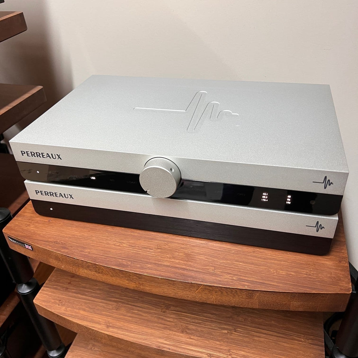 Perreaux Audiant DP32 Pre & 100P Power Amplifier