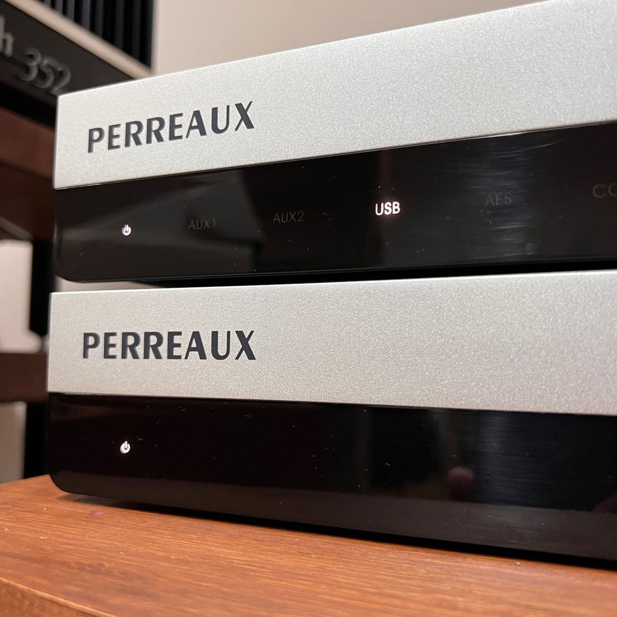Perreaux Audiant DP32 Pre & 100P Power Amplifier
