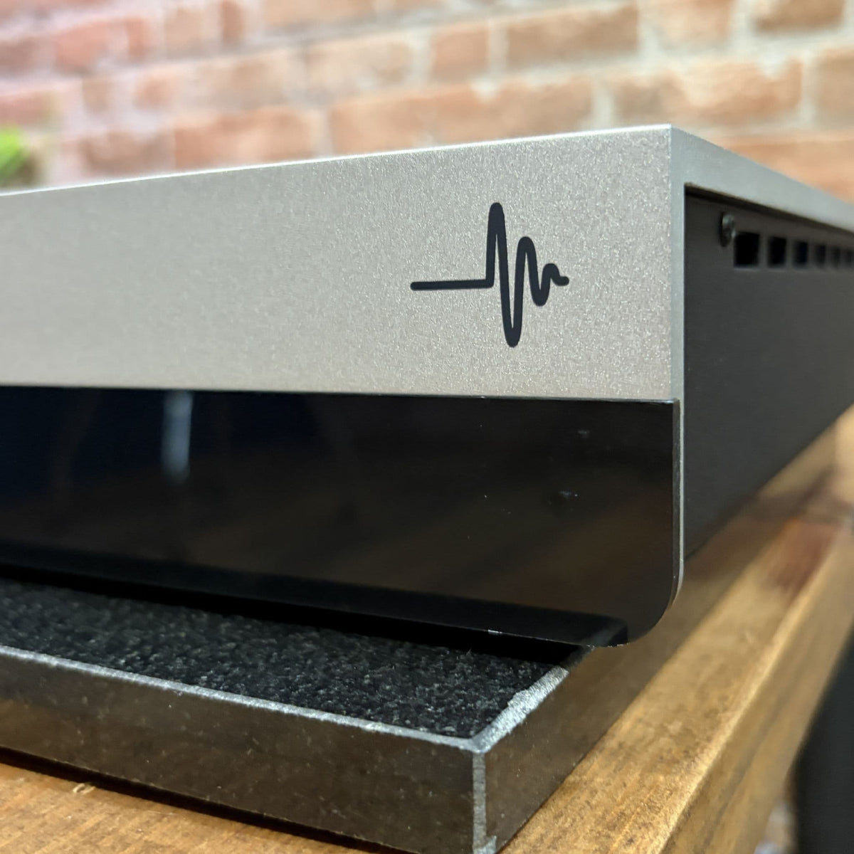 Perreaux Audiant VP3 MM/MC Phono Preamplifier