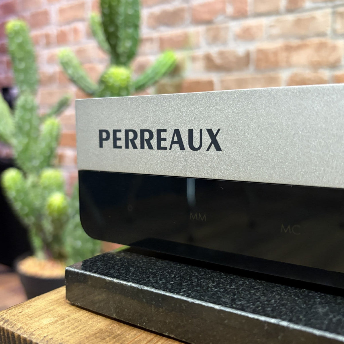 Perreaux Audiant VP3 MM/MC Phono Preamplifier