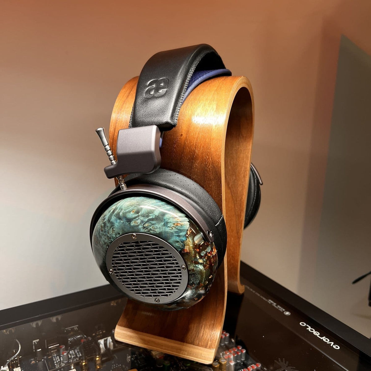 ZMF Aeolus Ltd - Stabilized Blue Resin Flake Open Back Headphones